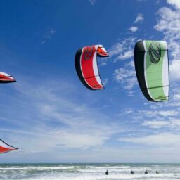 Kitesurfing a Silvi Marina: ecco come muoversi per praticare questo sport